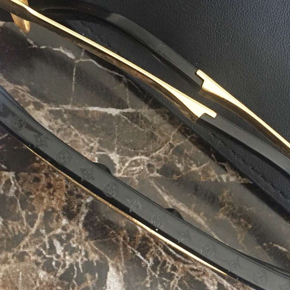 Louis Vuitton shades - Picture 2 of 3